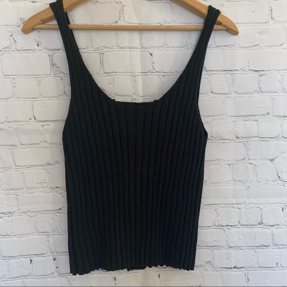 ✨BOGO✨ Francesca’s Ribbed button Tank - Picture 3 of 3